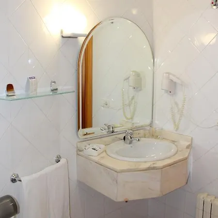 Residencia Miramar Отель 3*